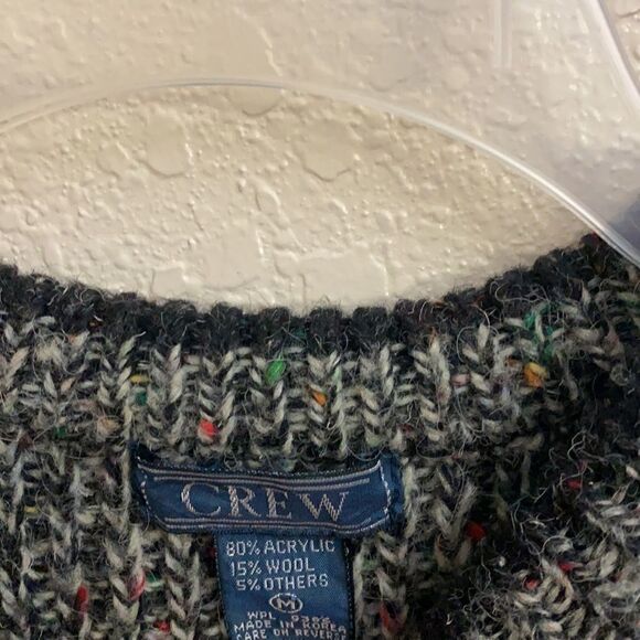 🎁CREW Brand Sweater Size Medium - Picture 3 of 4